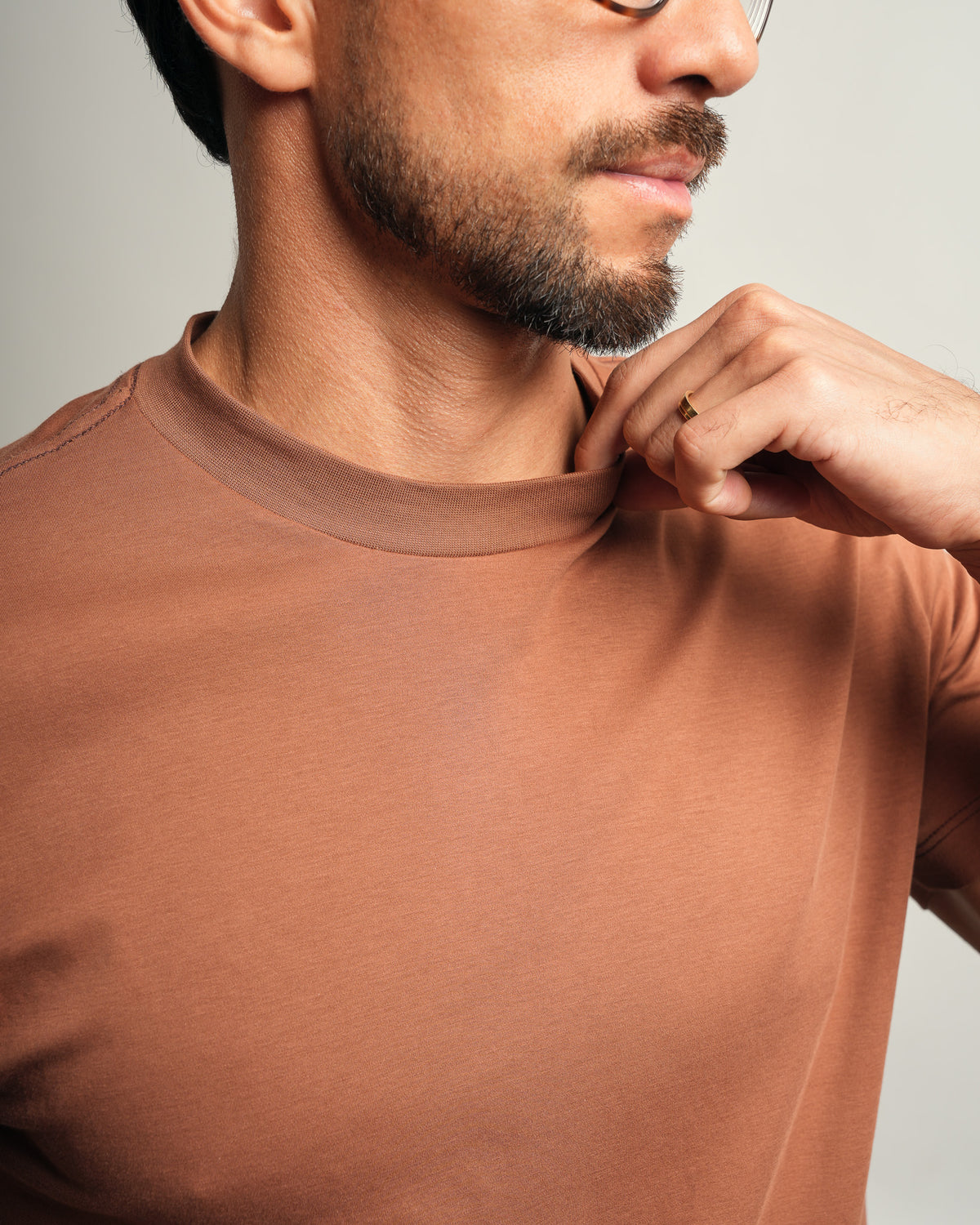 Camiseta Gola Alta Suedine Premium